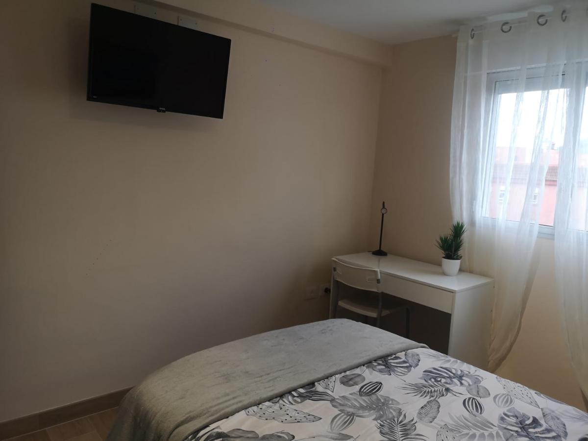 Hostal Mari En La Laguna, Alquiler Habitacion Privada En Hostal, 6 Habitaciones Cerca De La Universidad Y Aeropuerto Norte, 3 Banos Compartidos La Laguna  Bagian luar foto